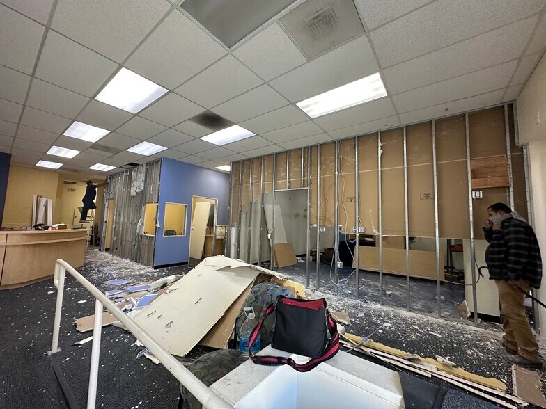 More Photos Of 1318-1332 Wilshire Blvd, Santa Monica Storefront For Lease