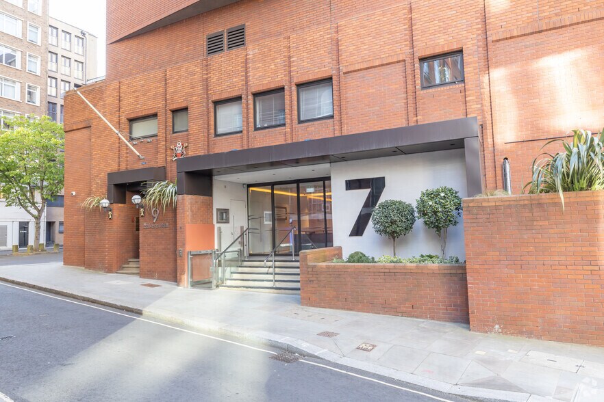 More Photos Of 7 Harp Ln, London Office For Lease
