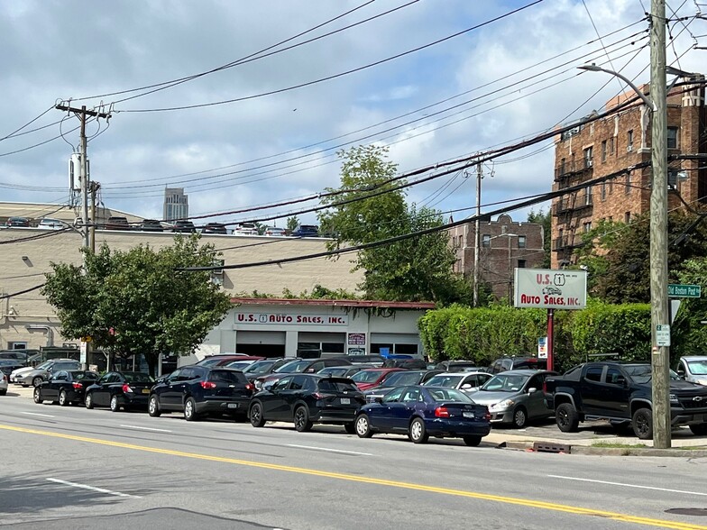 Primary Photo Of 109 E Main St, New Rochelle Auto Repair For Lease