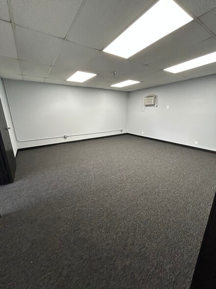 More Photos Of 236 S 8th Ave, City of Industry Warehouse For Lease