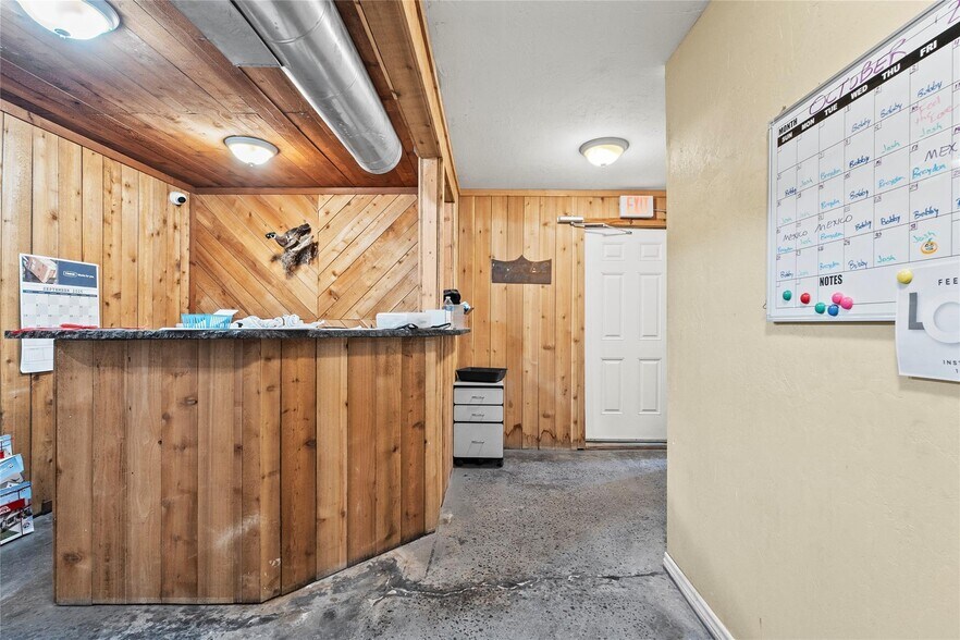 More Photos Of 600-608 FM 981, Blue Ridge Warehouse For Sale