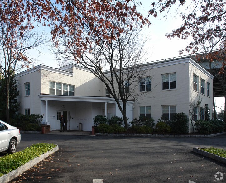 More Photos Of 31 River Rd, Greenwich Medical For Lease