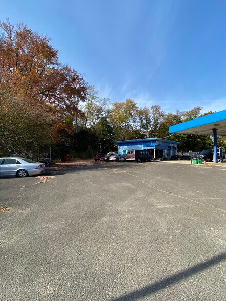 More Photos Of 1118 US Highway 130, Robbinsville General Retail For Sale