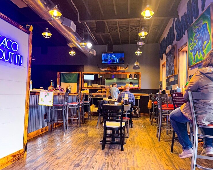 More Photos Of 22 Raymond Rd, West Hartford Freestanding For Lease