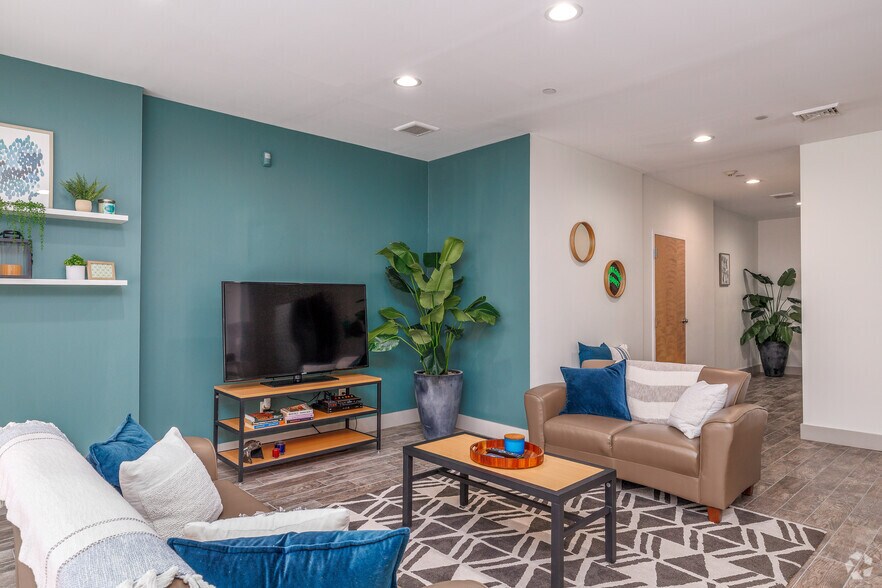 More Photos Of 19-21 Chenango St, Binghamton Apartments For Sale