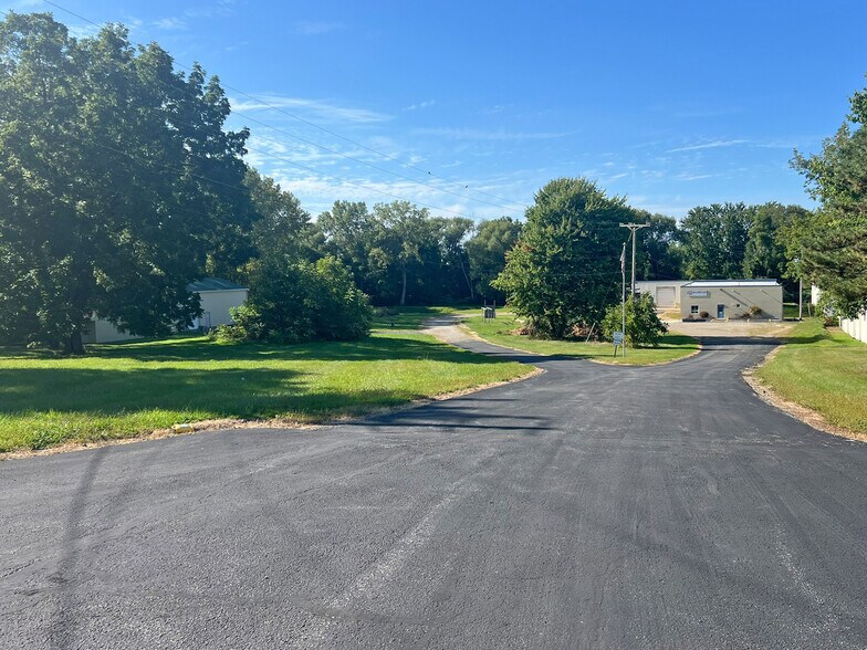 More Photos Of 4300 W Ridge Rd, Erie Manufacturing For Sale