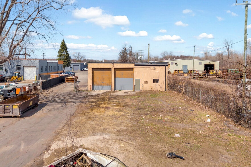 More Photos Of 30401 Ecorse Rd, Romulus Warehouse For Lease