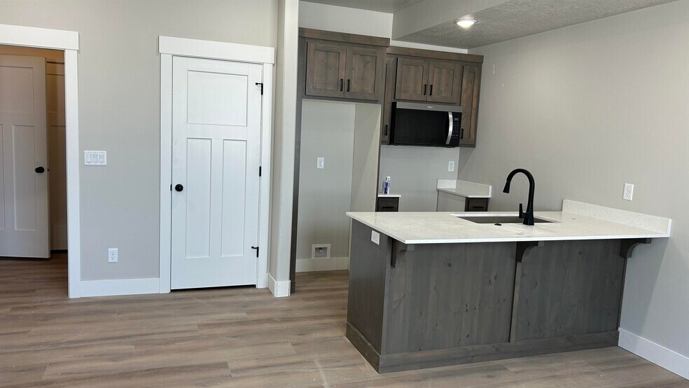 More Photos Of 110 Ridges, Pocatello Apartments For Sale