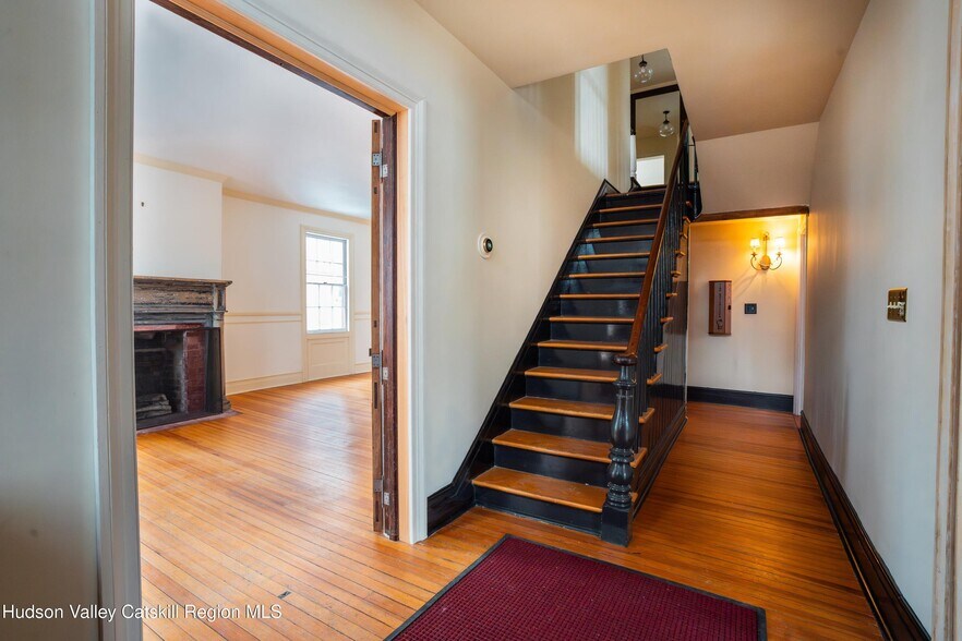 More Photos Of 8 Pearl St, Kingston Loft Creative Space For Sale