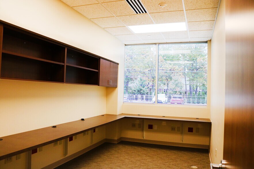 More Photos Of 6 Earlin Ave, Browns Mills Medical For Lease