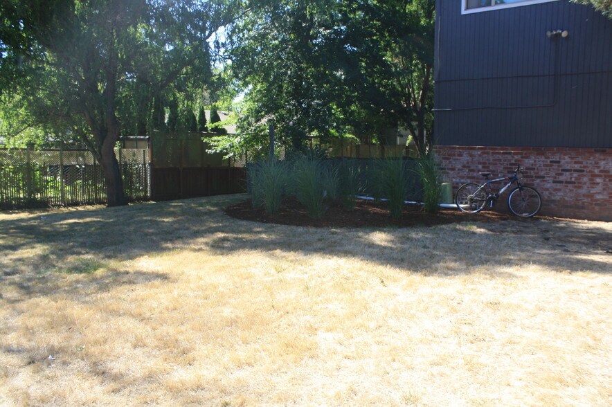 More Photos Of 1184 NE Turner Dr, Hillsboro Apartments For Sale