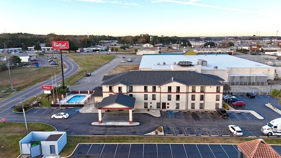 More Photos Of 5635 Tillmans Corner Pky, Theodore Hotel For Sale