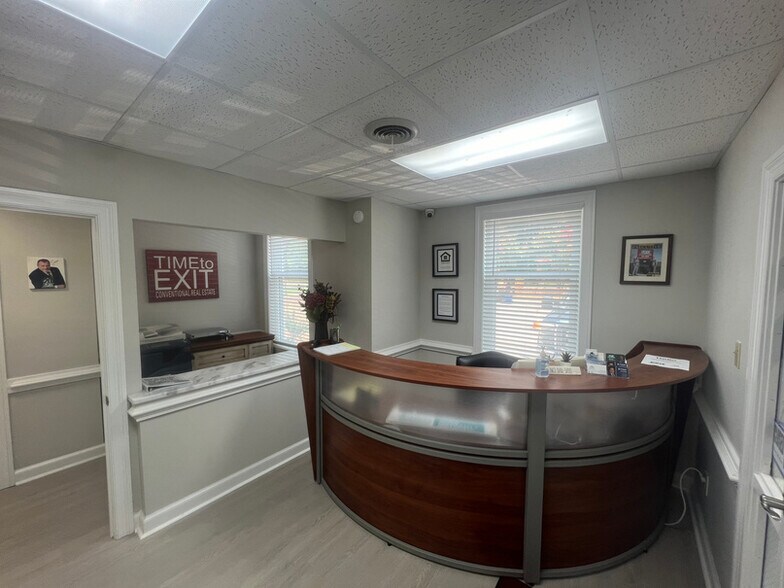 More Photos Of 1100 Eaglewood Dr, Virginia Beach Office For Lease