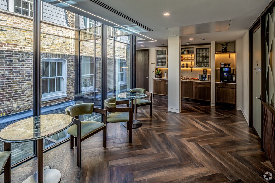 More Photos Of 75 Grosvenor St, London Coworking Space