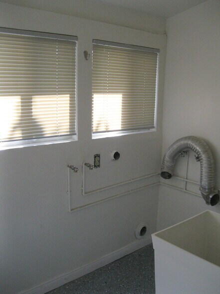 More Photos Of 10567 Ohio St, Loma Linda Multifamily For Sale
