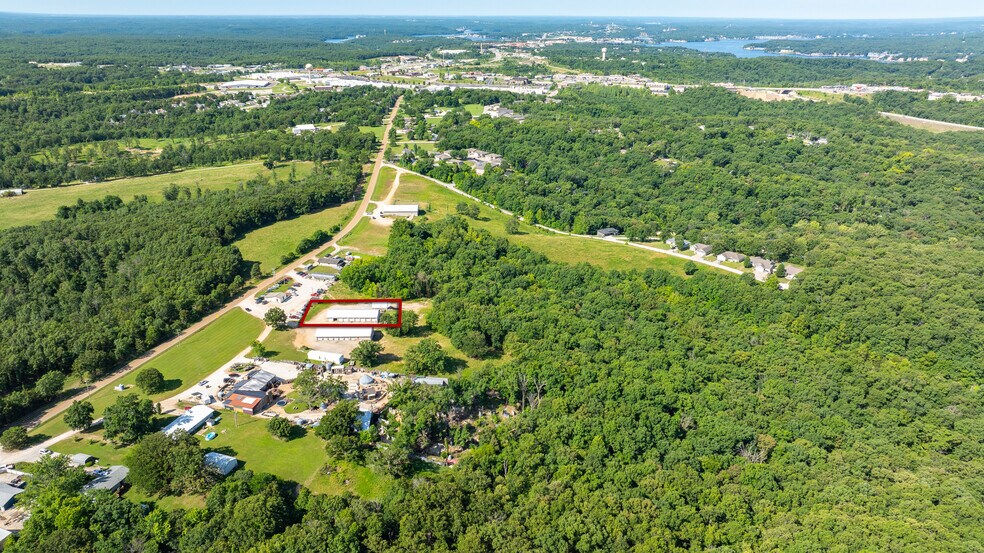 More Photos Of 633 Hiland cir, Kaiser Warehouse For Sale