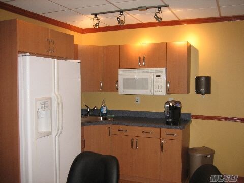 More Photos Of 5020 Sunrise Hwy, Massapequa Park Storefront Retail Office For Lease