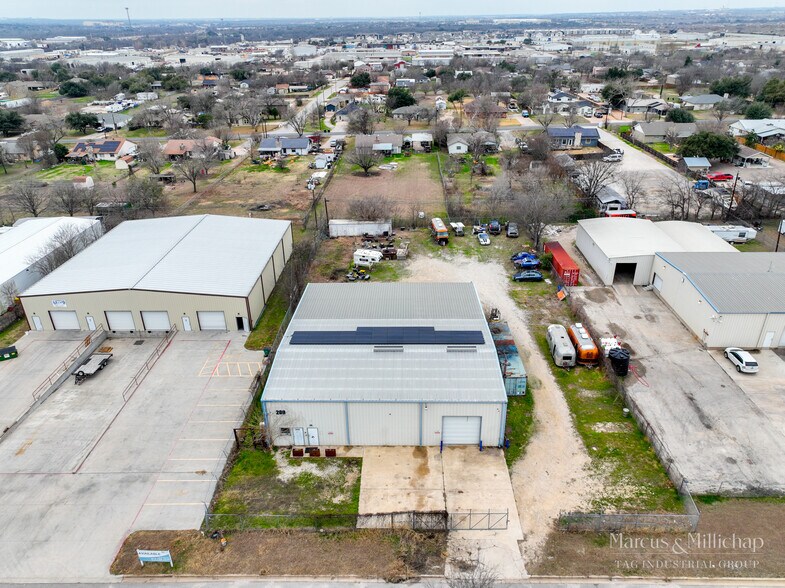 More Photos Of 209 Tradesmen Dr, Hutto Warehouse For Sale