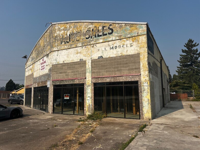 Primary Photo Of 711 S Pacific Hwy, Cottage Grove Freestanding For Lease