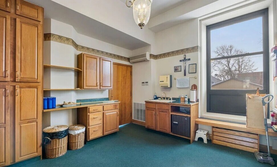 More Photos Of 2499 Independence Ave, Niagara Falls Religious Facility For Sale