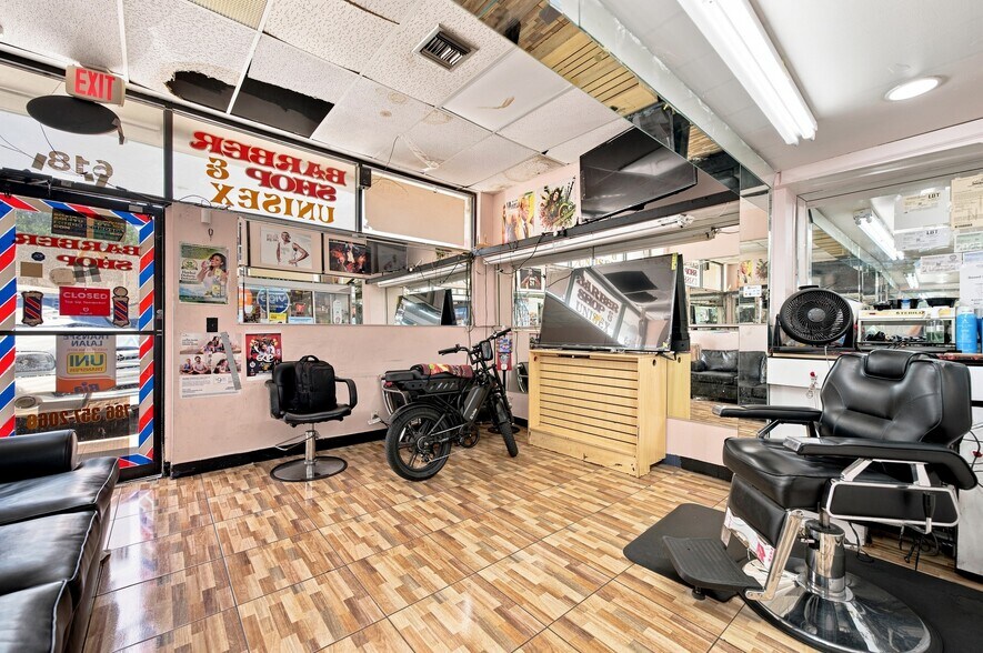 More Photos Of 610-618 NE 124th St, North Miami Office For Sale