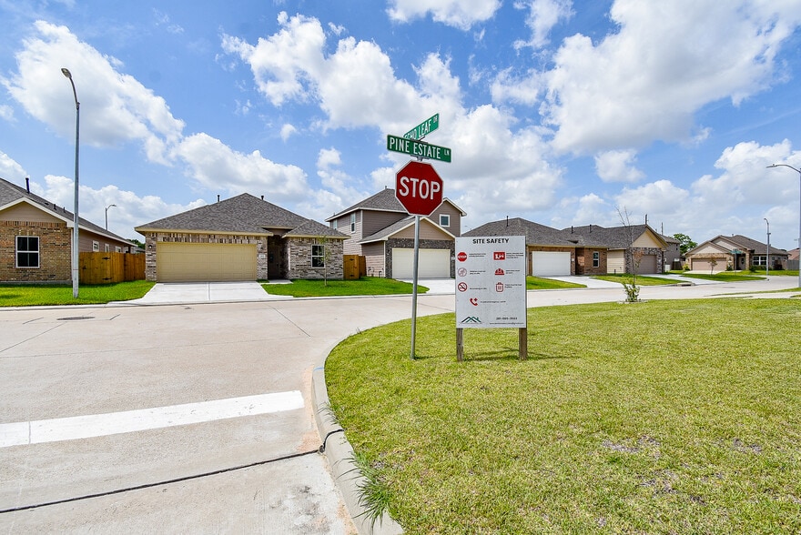 More Photos Of 2815 Bowlin Leaf Ln, Houston Multifamily For Sale