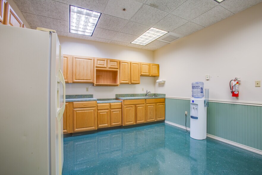 More Photos Of 4414 Lafayette Blvd, Fredericksburg Loft Creative Space For Lease