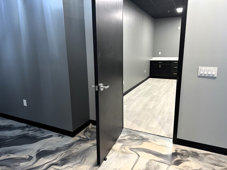 More Photos Of 1100 Cleveland St, Clearwater Apartments For Lease