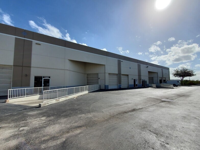 More Photos Of 12062-12090 Miramar Pky, Miramar Unknown For Lease