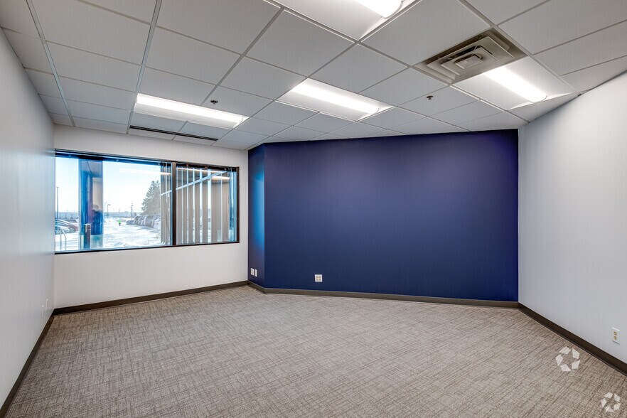 More Photos Of 1300 NE Godward St, Minneapolis Office For Lease