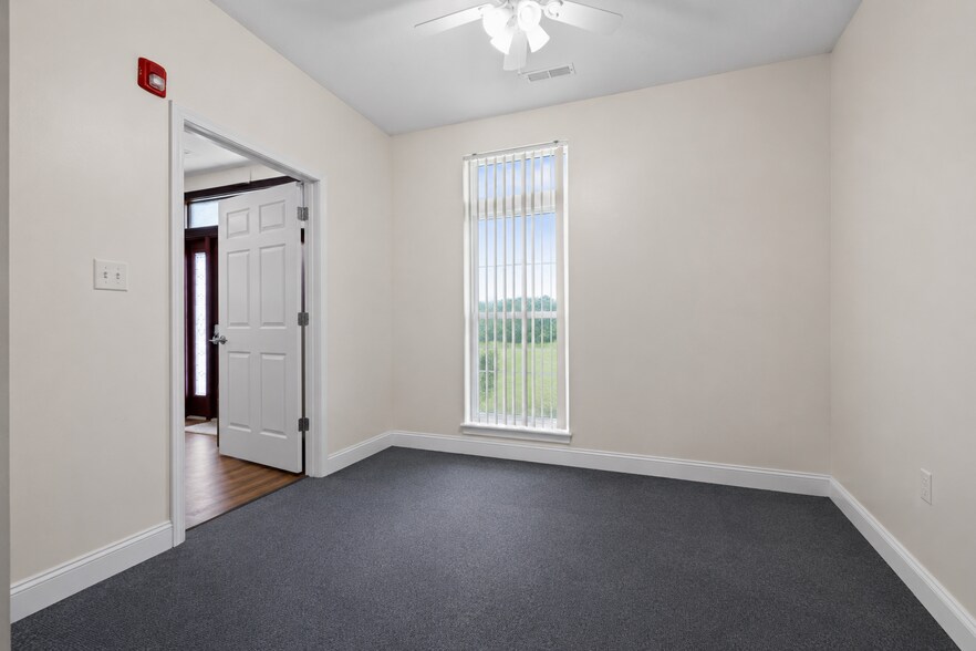 More Photos Of 419 Pin Hook Rd, Spring City Assisted Living For Sale