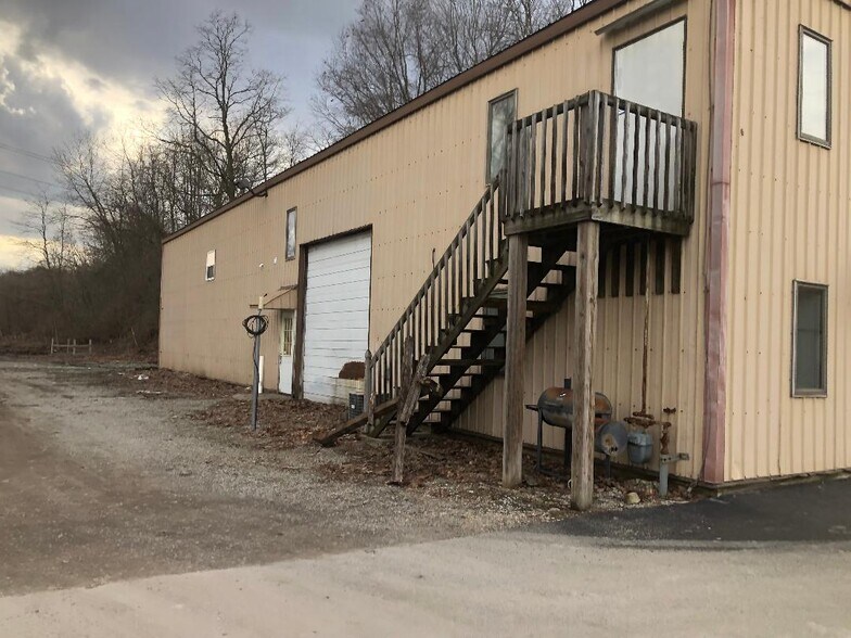 More Photos Of Beatty Rd, Latrobe Warehouse For Lease