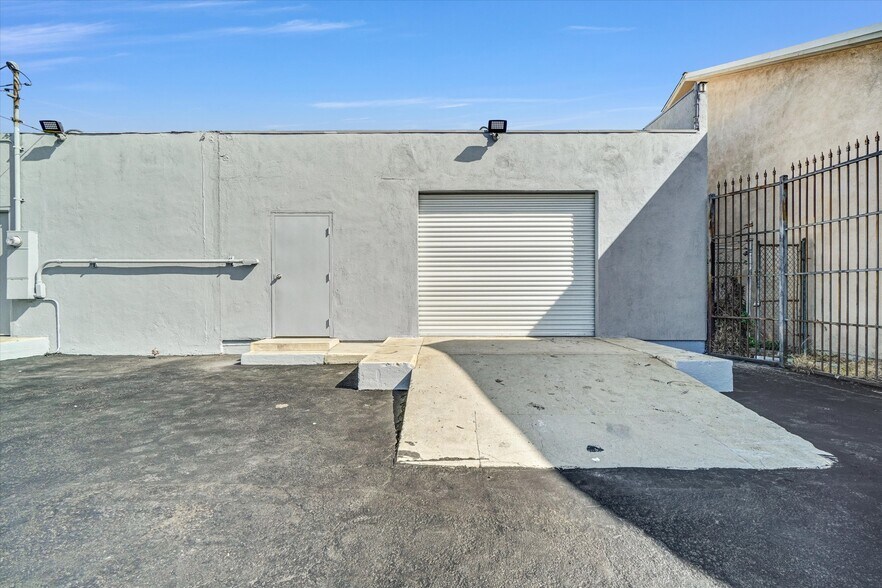 More Photos Of 520 W Pacific Coast Hwy, Long Beach Flex For Sale