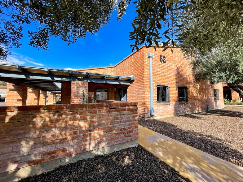 More Photos Of 52 E Monterey Way, Phoenix Medical For Lease