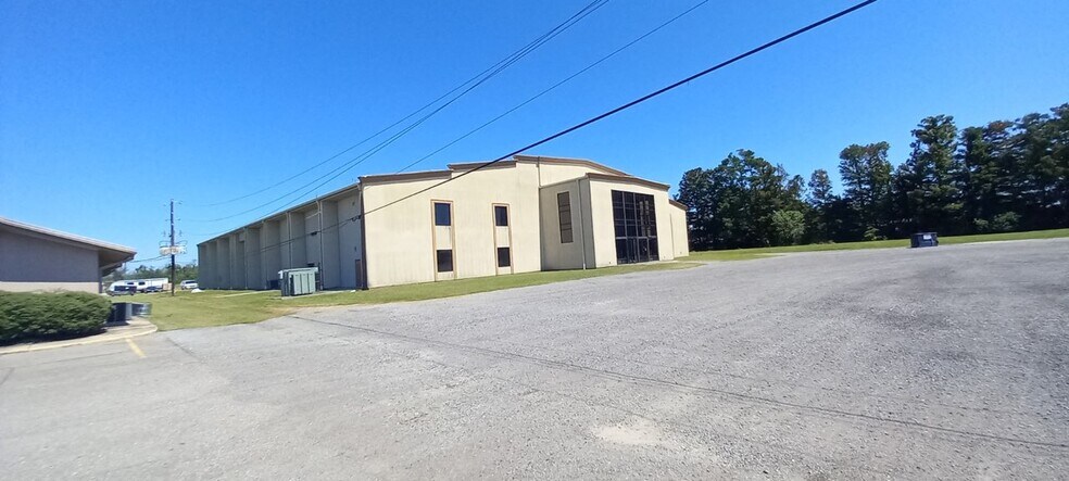 More Photos Of 3001 New Highway 51, La Place Religious Facility For Lease