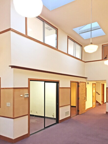 More Photos Of 1921-1925 Martin Luther King Jr Way, Berkeley Storefront Retail Office For Lease