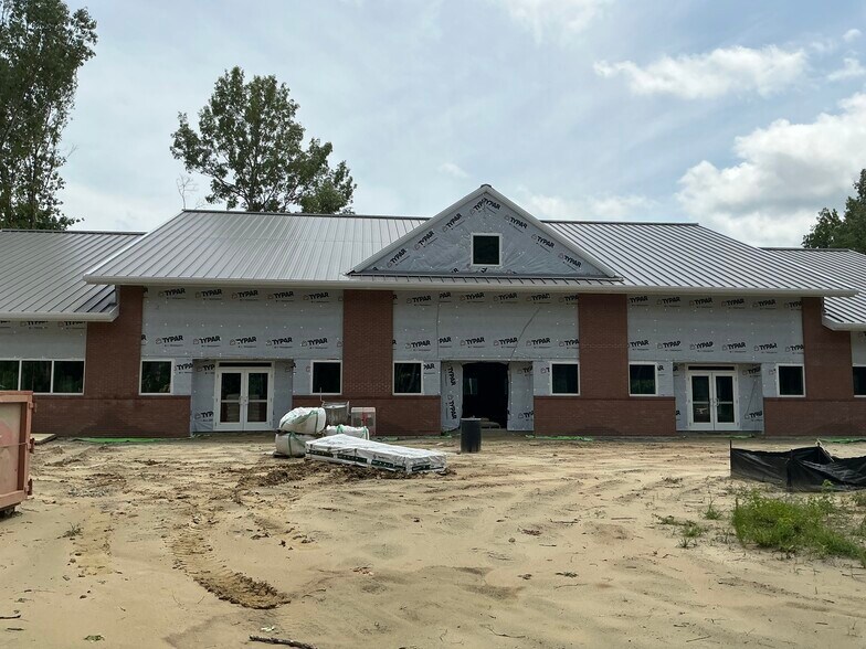 More Photos Of Joe Rouse Rd, Mount Pleasant Flex For Lease
