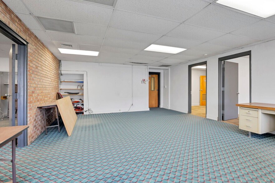 More Photos Of 300 E Auburn Ave, Springfield Office For Sale