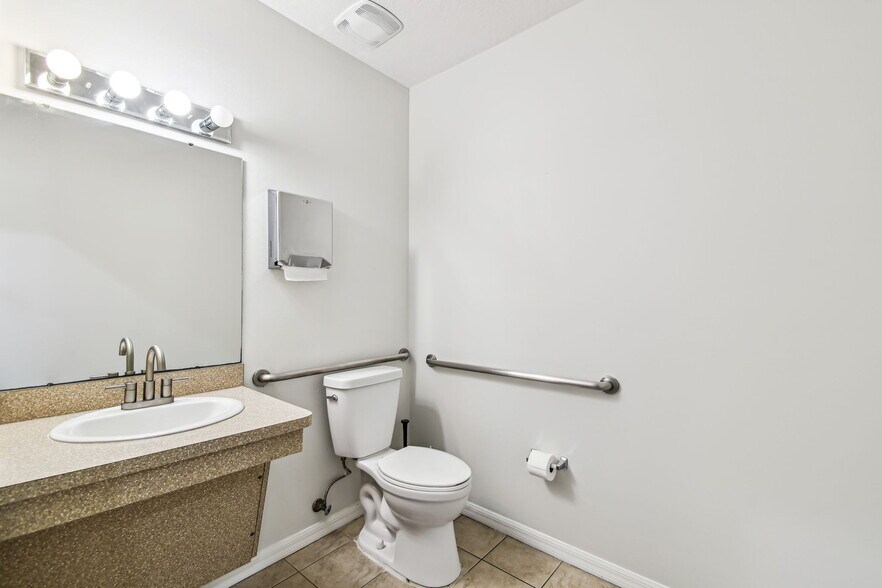 More Photos Of 7720 W Waters Ave, Tampa Office For Lease