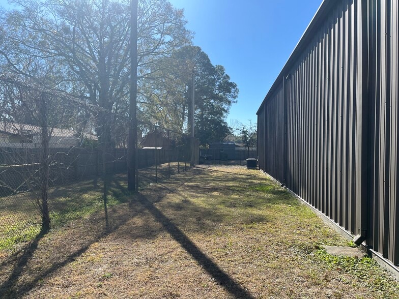 More Photos Of 3461 Peeler Rd, Jacksonville Sports And Entertainment For Sale