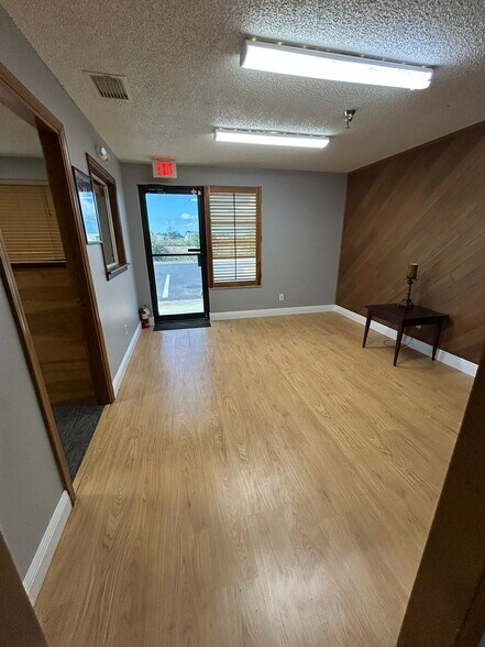 More Photos Of 11000 Metro Pky, Fort Myers Warehouse For Sale