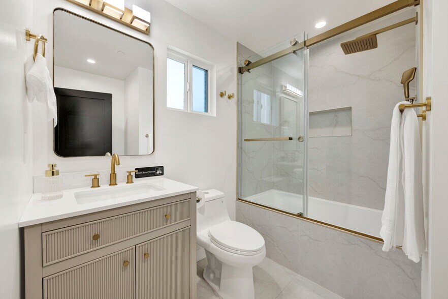 More Photos Of 7410 Denny Ave, Sun Valley Healthcare For Sale