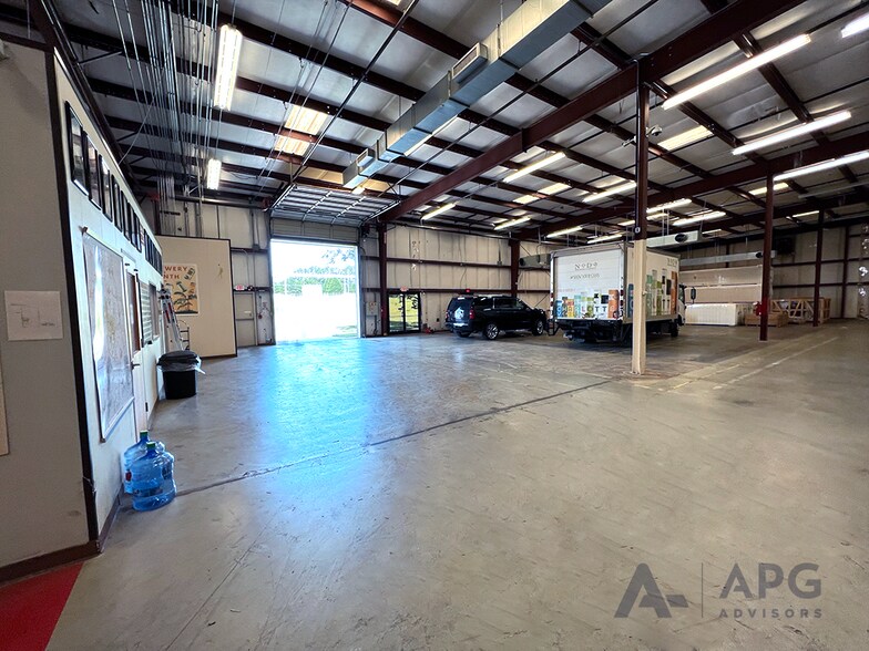 More Photos Of 8005 Knightdale Blvd, Knightdale Warehouse For Lease