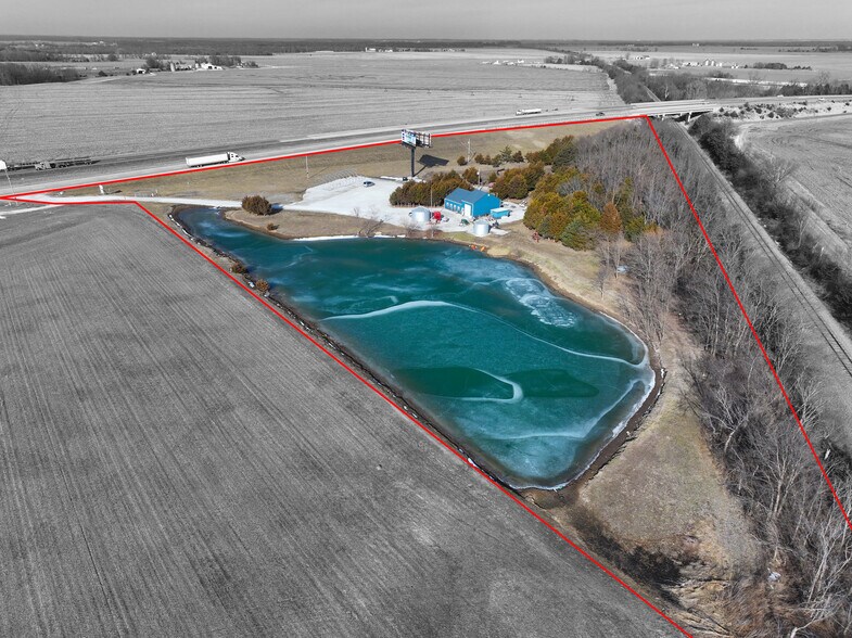 More Photos Of 43937 Highway 36, Monroe City General Retail For Sale