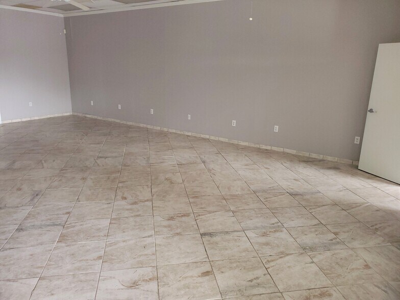 More Photos Of 6005 Fairmont Pky, Pasadena Unknown For Lease