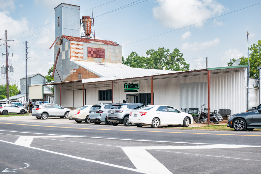 Primary Photo Of 2614 Washington St, Waller Freestanding For Lease