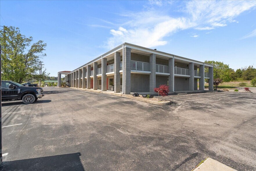 More Photos Of 182 Quillens Chapel Rd, Campton Hotel For Sale