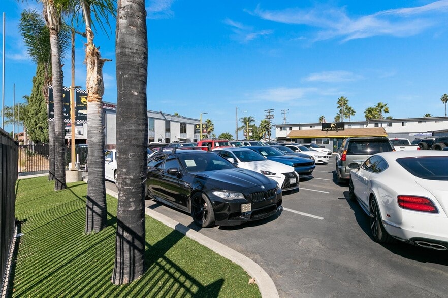 More Photos Of 7480 El Cajon Blvd, La Mesa Auto Dealership For Sale