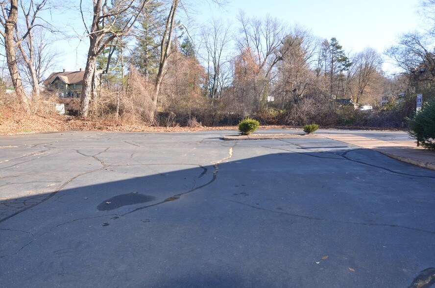 More Photos Of 180 Poquonock Ave, Windsor Medical For Lease