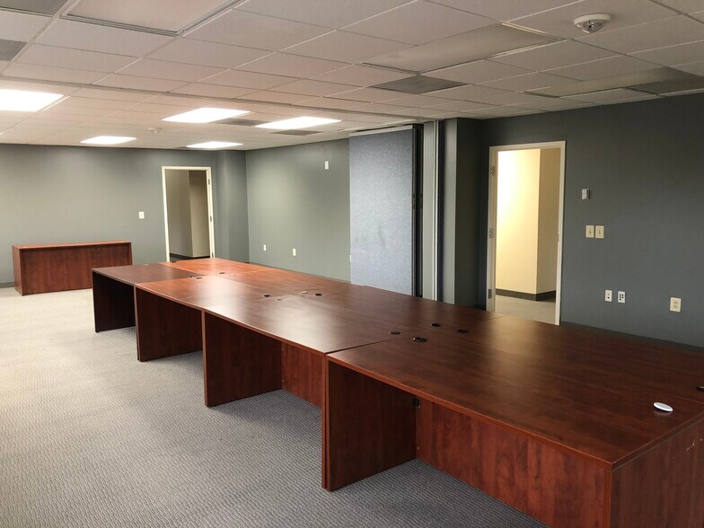 More Photos Of 131 Elden St, Herndon Medical For Sale